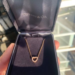 GORGEOUS Tiffany&Co Heart necklace